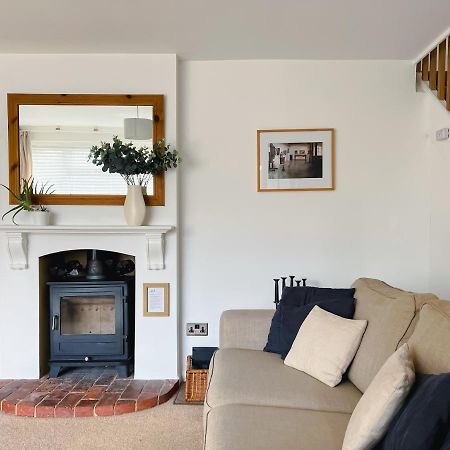 Bright & Cosy - Jacuzzi - Log Burner - King Beds Tangmere Exterior foto