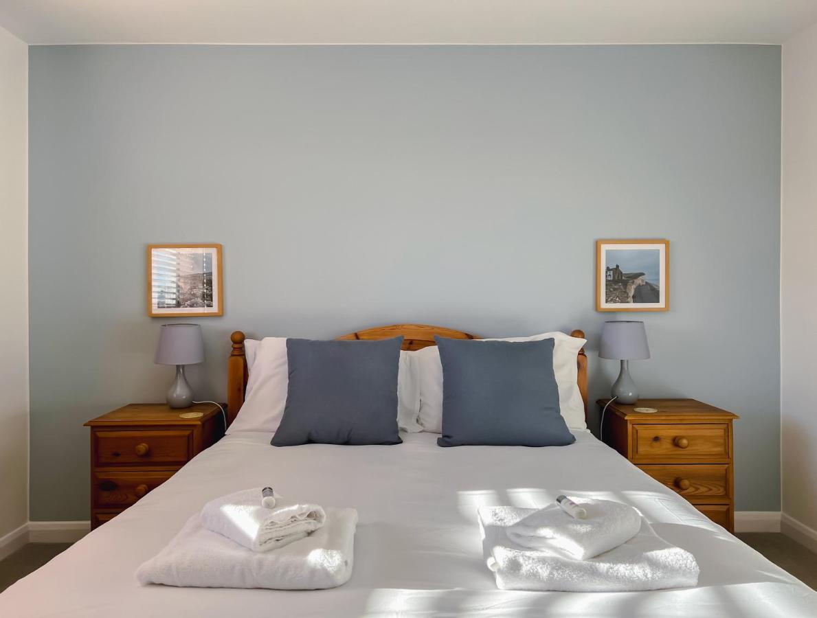 Bright & Cosy - Jacuzzi - Log Burner - King Beds Tangmere Exterior foto
