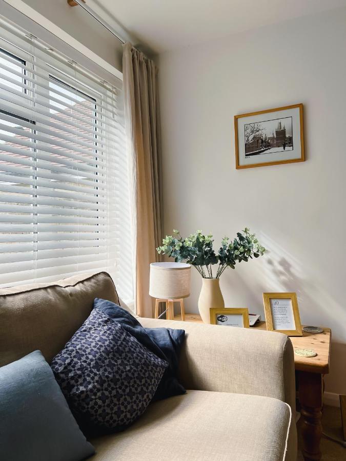 Bright & Cosy - Jacuzzi - Log Burner - King Beds Tangmere Exterior foto
