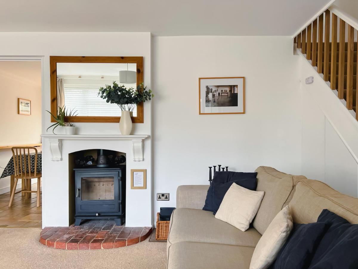 Bright & Cosy - Jacuzzi - Log Burner - King Beds Tangmere Exterior foto