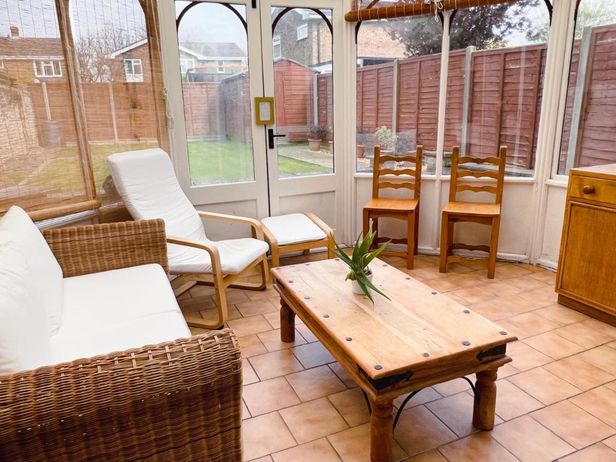 Bright & Cosy - Jacuzzi - Log Burner - King Beds Tangmere Exterior foto