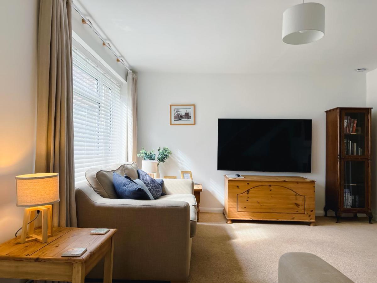 Bright & Cosy - Jacuzzi - Log Burner - King Beds Tangmere Exterior foto